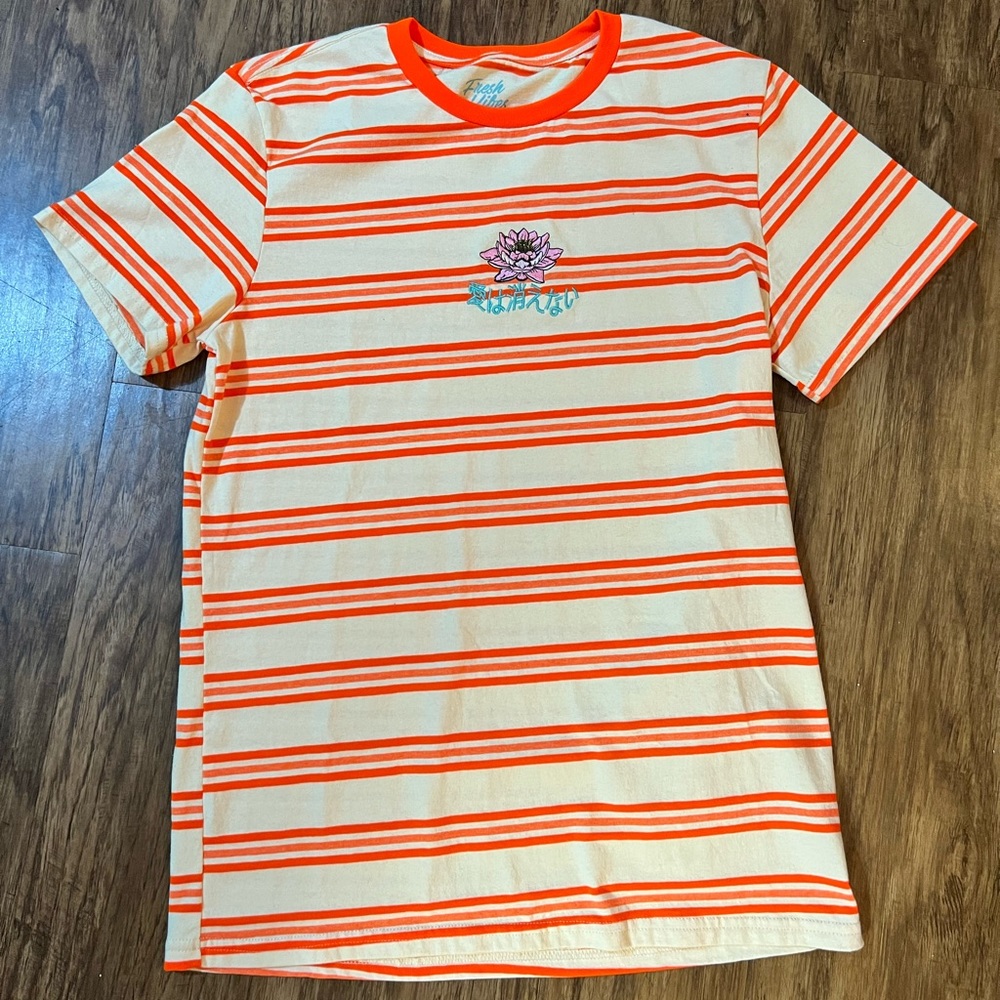 Tillys T-Shirt size Medium color Cream/Orange